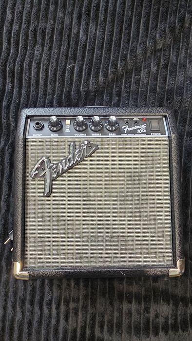 Комбопідсилювач Fender Frontman 10G