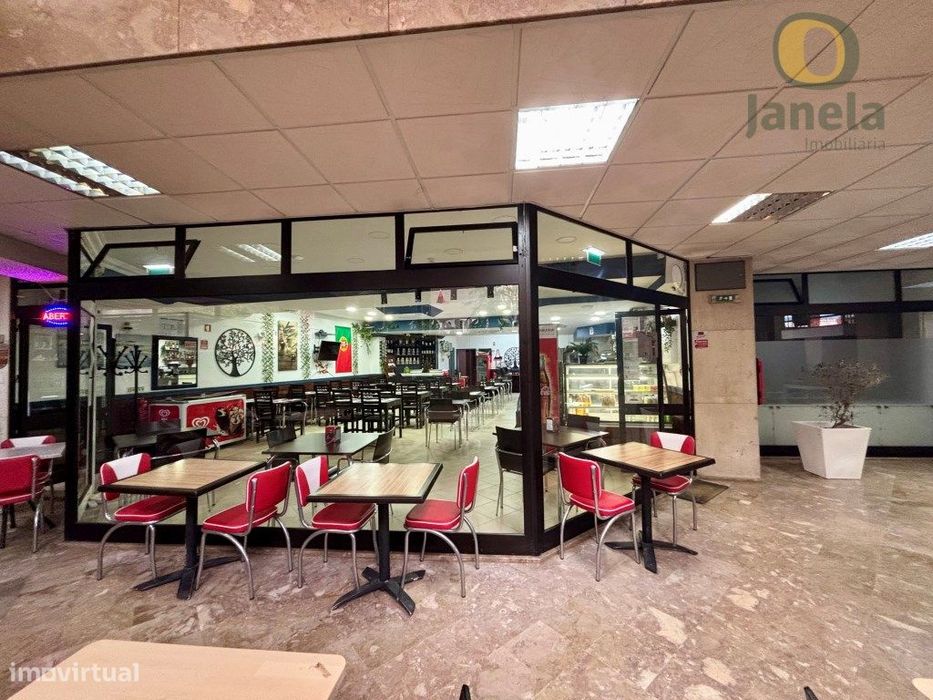 Restaurante/Bar para Venda na Prestigiada Av. 5 de Outubro em Faro