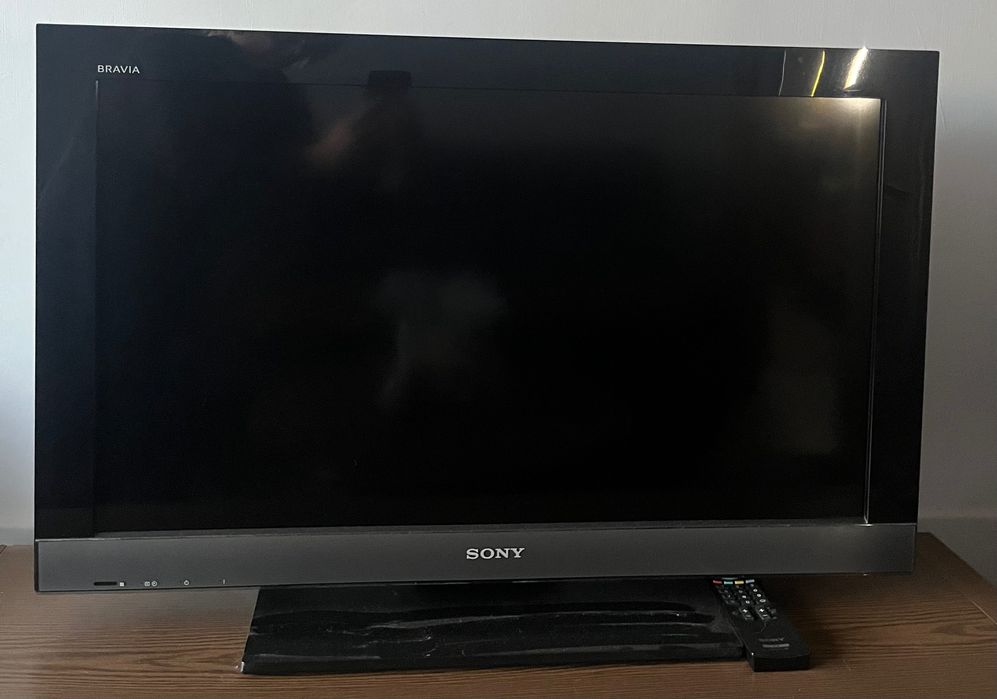 Продам телевизор SONY Bravia с пультом. Діагональ 32 дюйма (81 см)