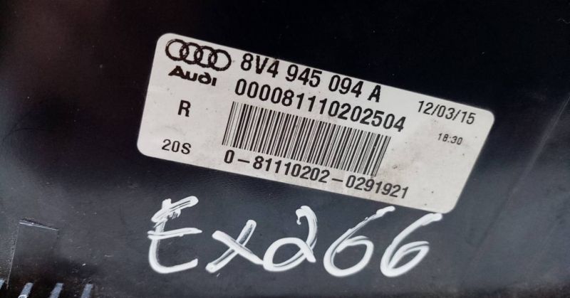 Farolim da mala direito AUDI A3 Sportback (8VA, 8VF)