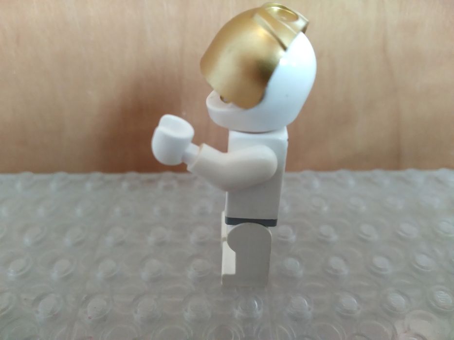 mm004 lego figurka mars mission Astronaut with Helmet and Sunglasses, Smirk, and Headset