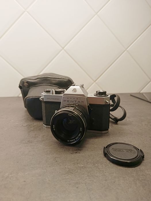 Pentax Spotmatic SP II + MC Helios 44M-4 58mm f/2 – M42