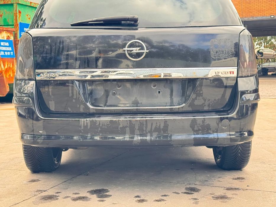 Pára-choques trás OPEL Astra H Caravan Van (L70)