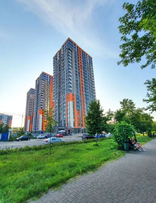 Продам 2-х ком. квартиру 67м.кв. ЖК Бережанский ул.Гулака 4. Оболонь.