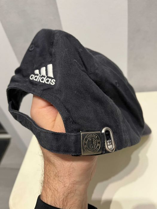 czapka z daszkiem firmy adidas