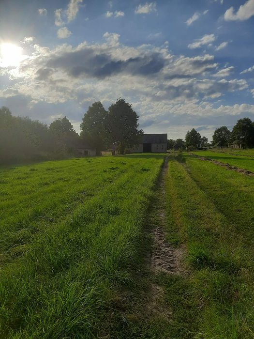 Sprzedam działkę budowlaną 1750m2