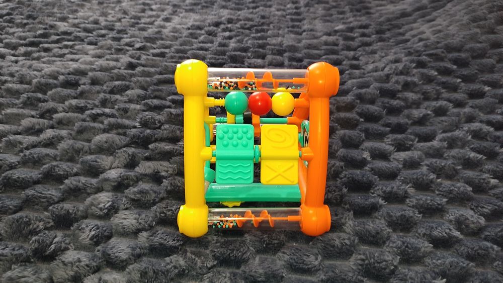 Розвиваюча іграшка Infantino Трикутник бізікуб