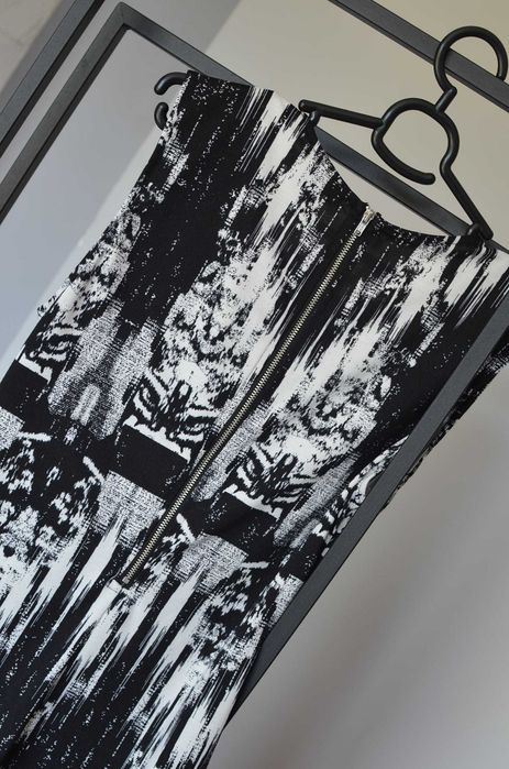 Sukienka H&M ozdobne nity S