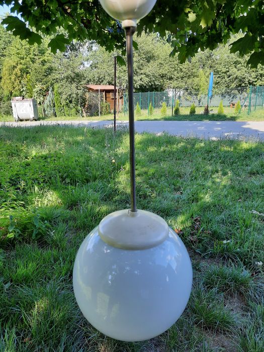 Retro lampa kula mleczne szklo lata 60 te