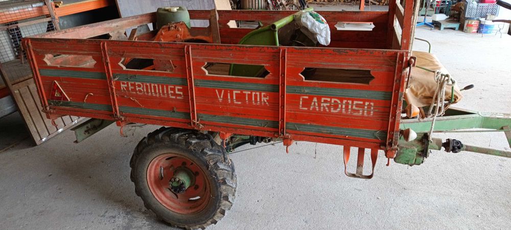 Trator Agria 18cv, reboque e alfaias