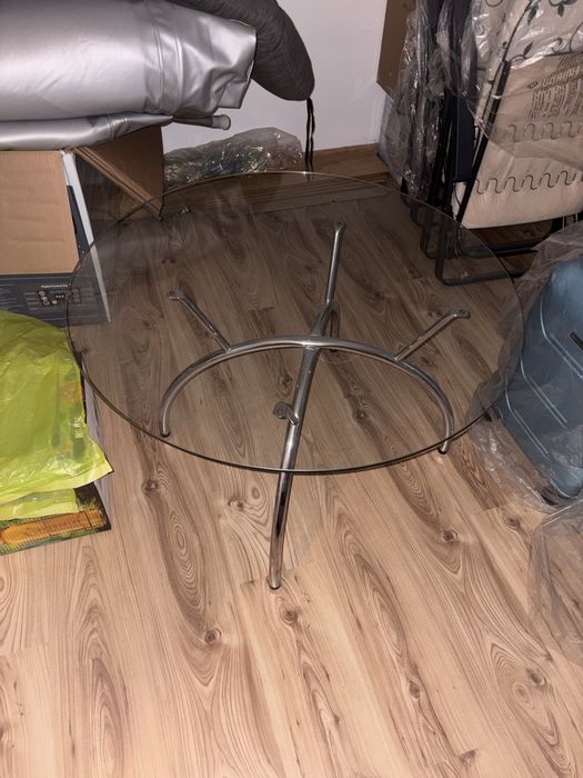 Szklany stolik kawowy