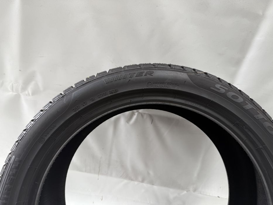 255/40/20 Pirelli Sottozero 3 Winter MO 101V