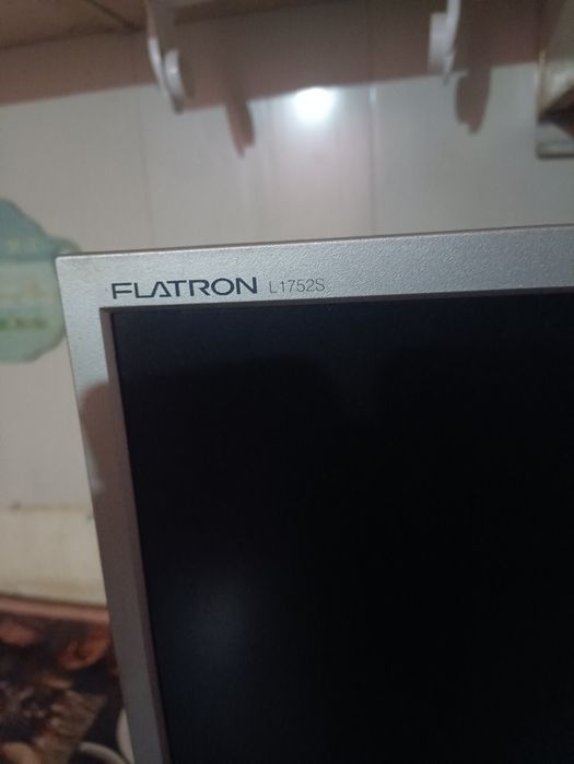 Монітор LG є 17є19 обидва справні добре зображення