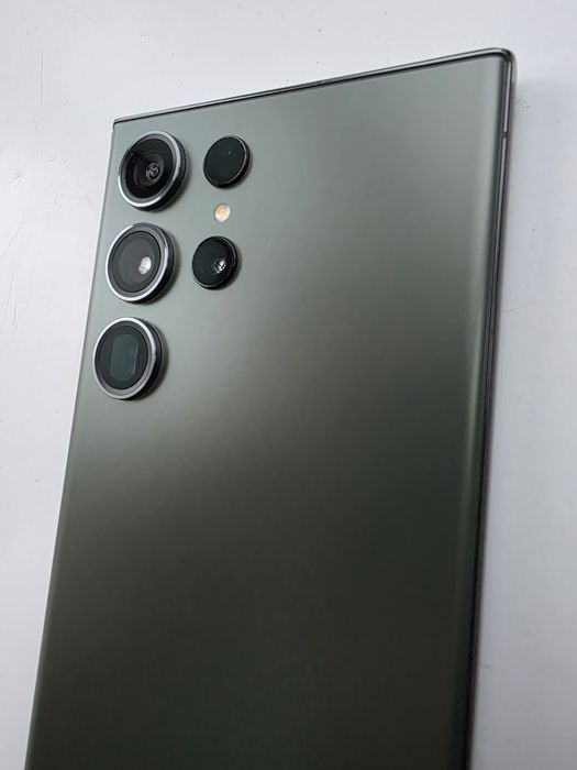 Samsung Galaxy S23 Ultra 8/256 разбит экран