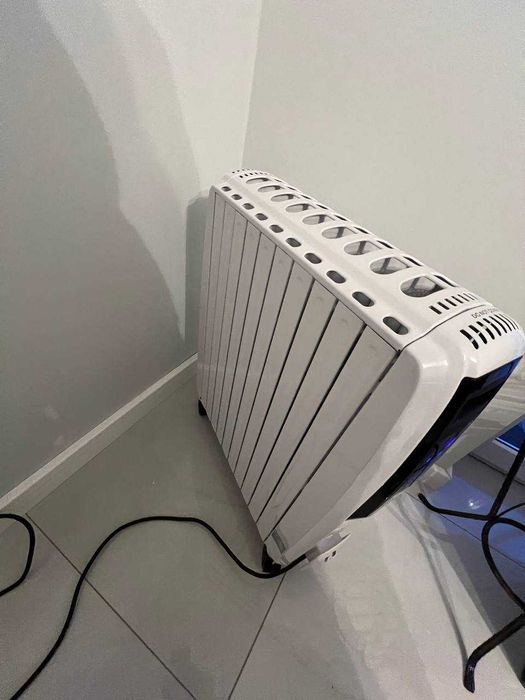 Grzejnik Elektryczny Olejowy ProBreeze 2500W Dotykowy Panel Pilot