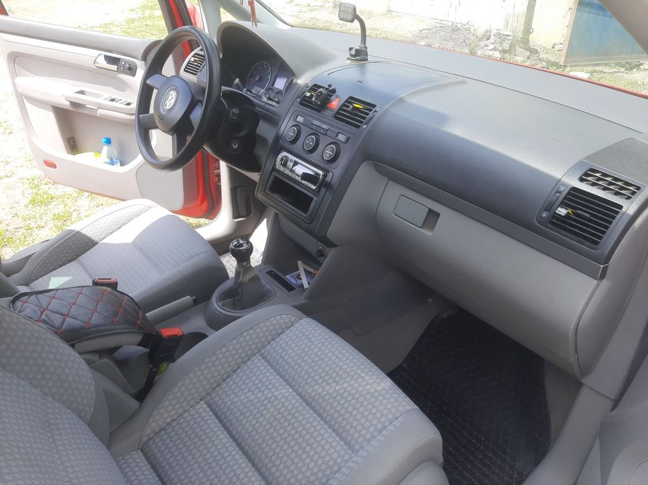 Touran 1.6 fsi.            .