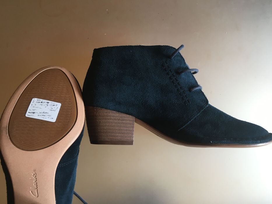Nowe botki Clarks - turkusowy zamsz- roz.38,5