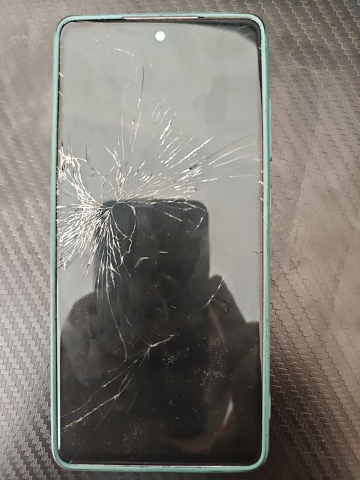 Samsung Galaxy S20 FE 128GB – zbity ekran (dotyk działa), sprawny / na części