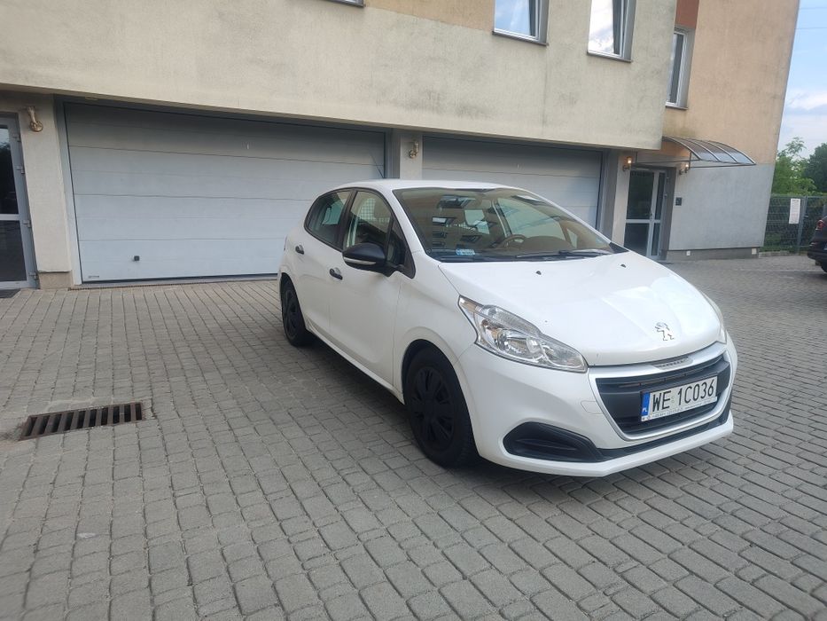 Peugeot 208 van vat-1