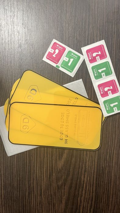 Продам защитное стекло новое  на Iphone 17