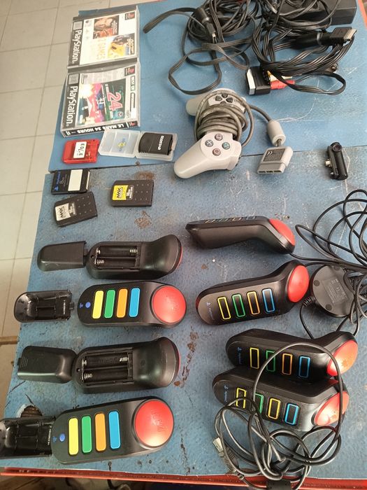 4 controladores sem fio buzz, mais acessórios