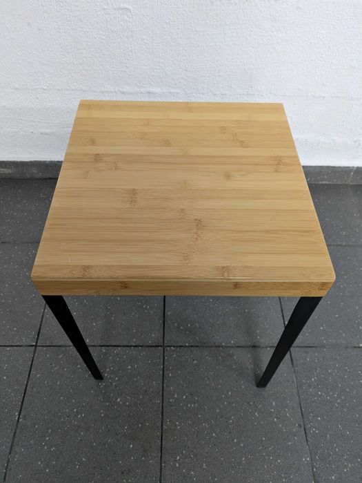 Mesa quadrada 40x40 'cms Como Nova