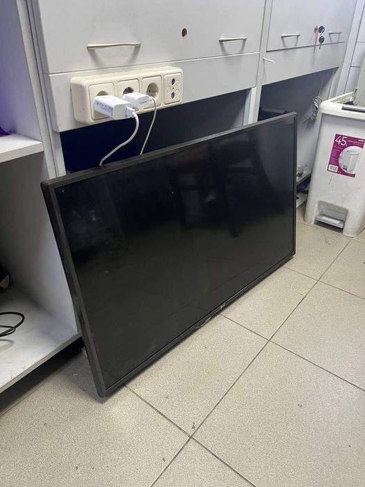 Телевізор LG 43UJ6307. Під ремонт