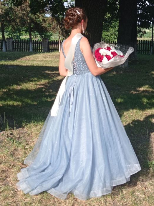 Продам сукню, купували на випускний вечір