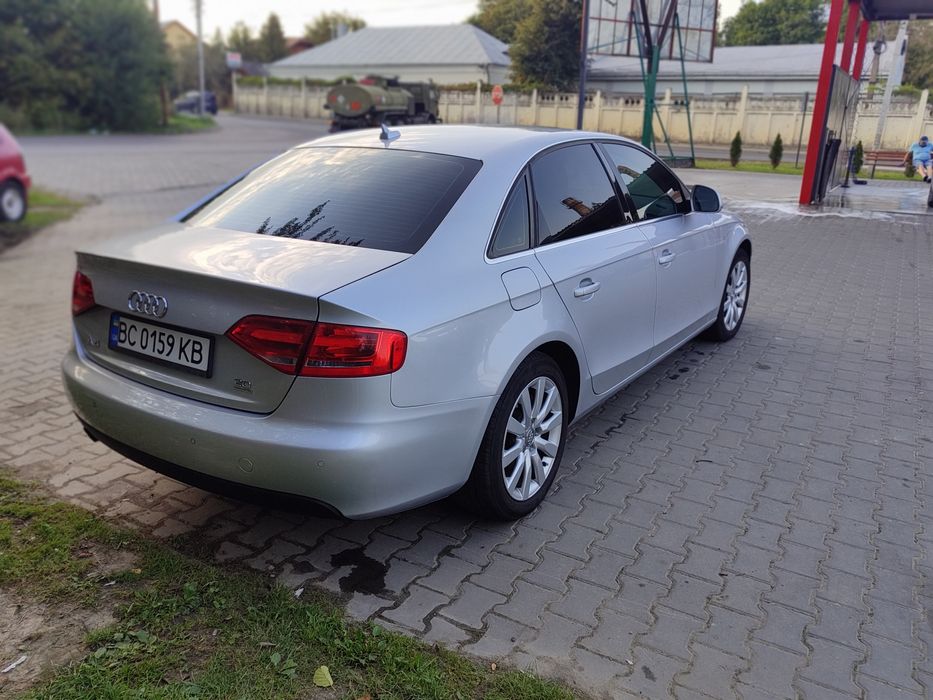 Ауді А4Б8 2.0 бенз, автомат квадро Audi A4B8 2.0 benzin Quattro