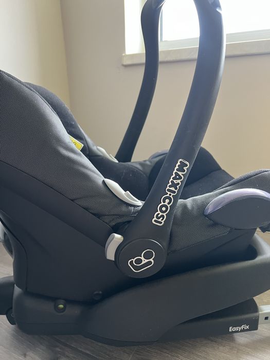 Автокрісло maxi cosi