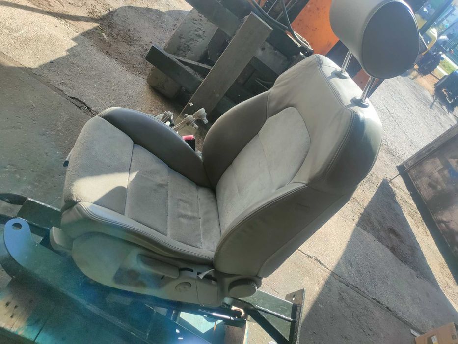 Fotel kierowcy Audi A6 c6 szary