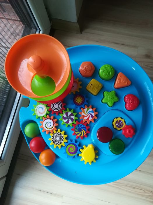 Stolik interaktywny smilki ze zjeżdżalnią