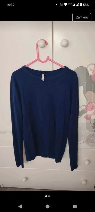 Granatowy sweterek