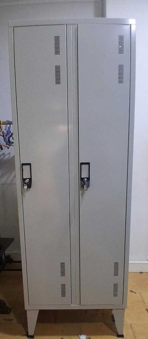 Cacifo Metálico 2 portas - Excelente estado!