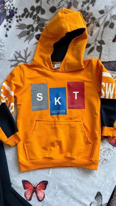 Костюм, 116см + курточка!