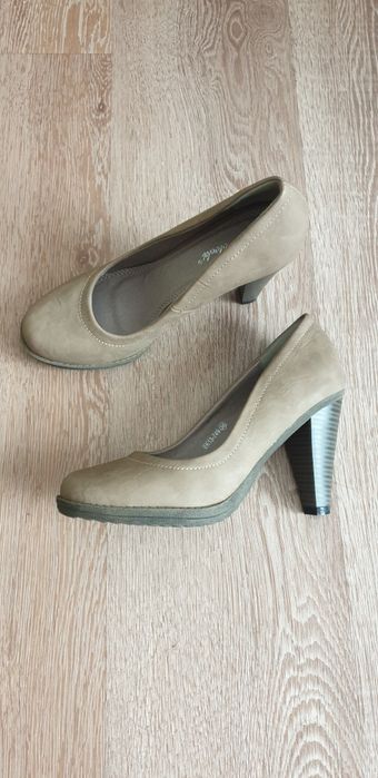 Buty damskie na obcasie