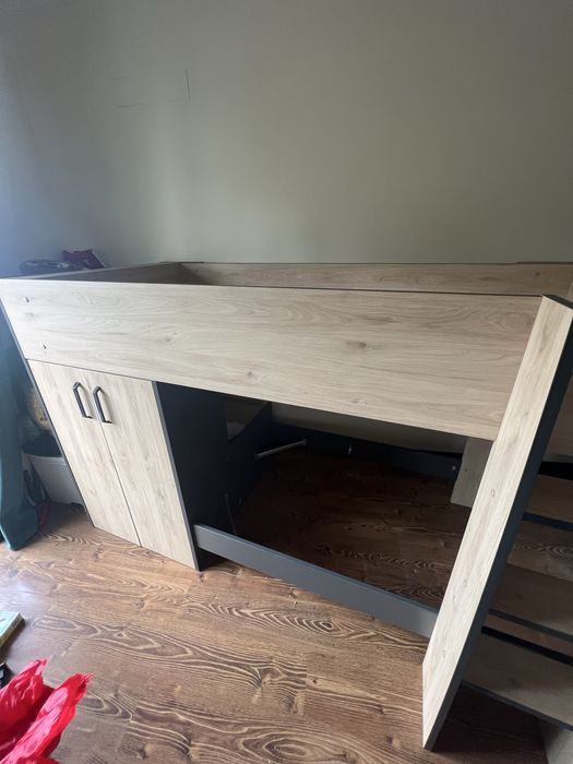 Beliche com arrumação, escadas e armário – moderno e robusto