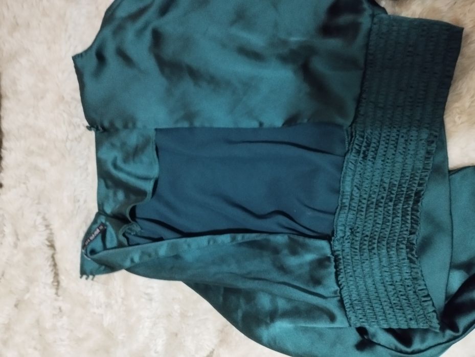 Blusa cetim verde esmeralda Zara nova