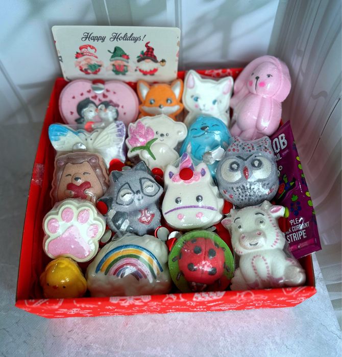 Новорічний подарунковий набір для дорослих та дітей шипучі бомбочки