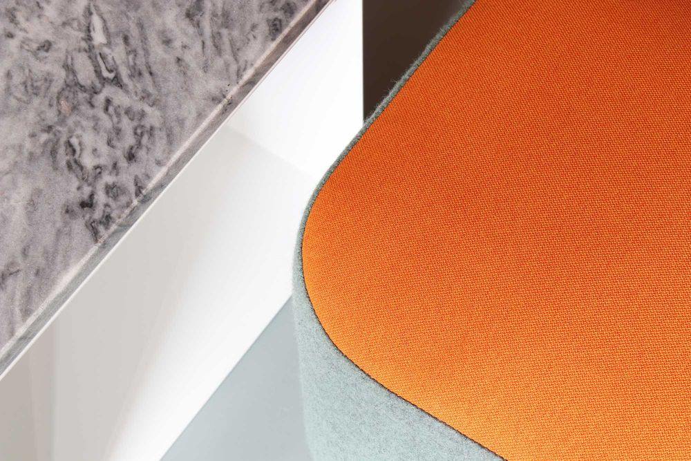 Puff Santa Cruz - Azul e Laranja