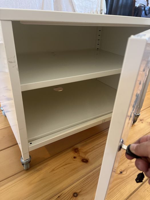 Movel escritorio  metalico com roda