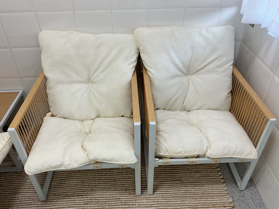 Conjunto de bancos de jardim OZÉA 4 lugares praticamente novos