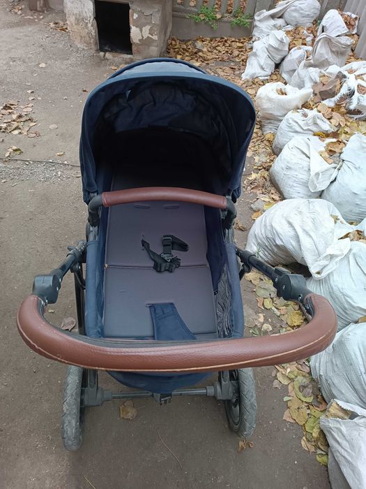 Продам коляску  б/у