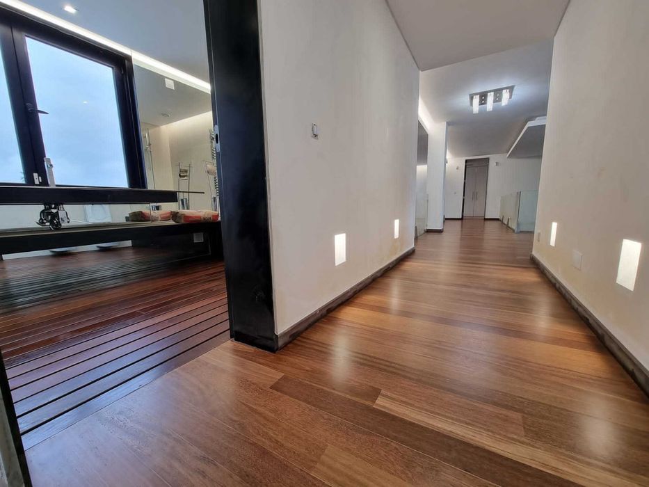 Renovamos o Seu Chão, Valorizamos o Seu Espaço!