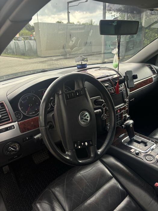 Volkswagen Touareg, надійний автомобіль, тільки для військових