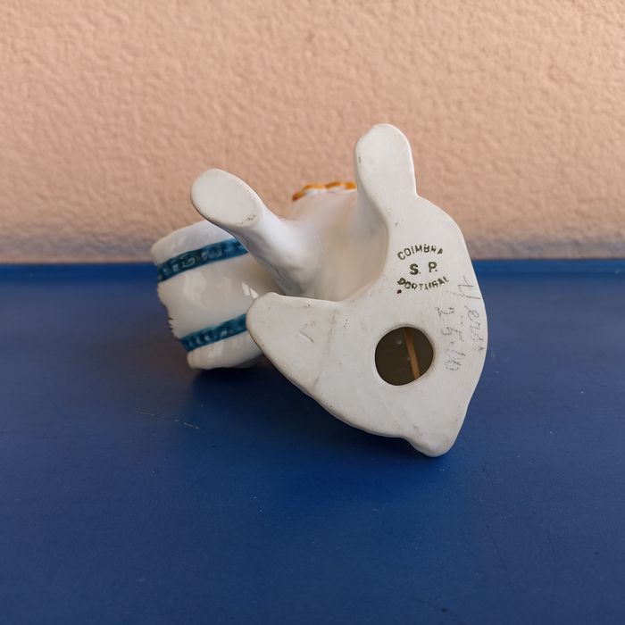 Paliteiro gato em porcelana S.P. Coimbra