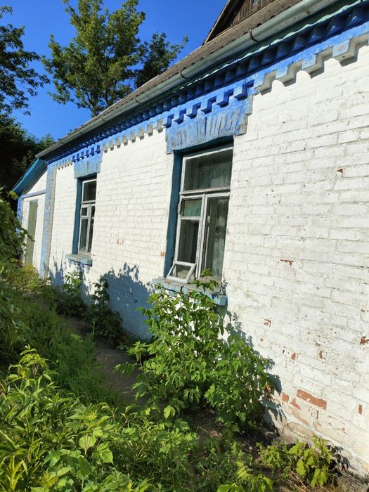 Продаж ч) будинку в селі Озерна.