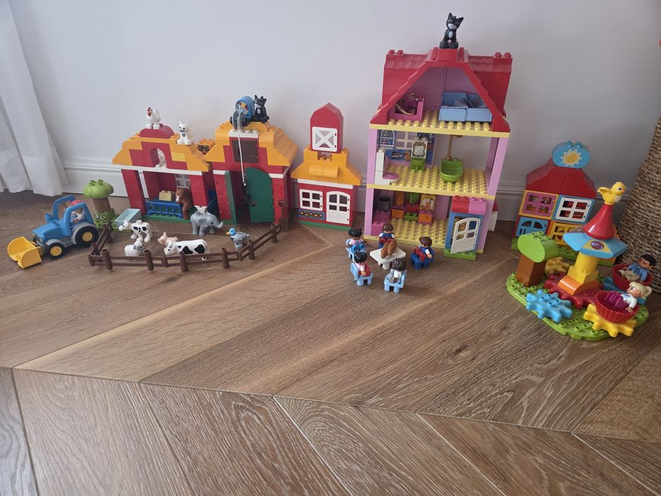 Cztery zestawy lego duplo stan idealny plus opakowania
