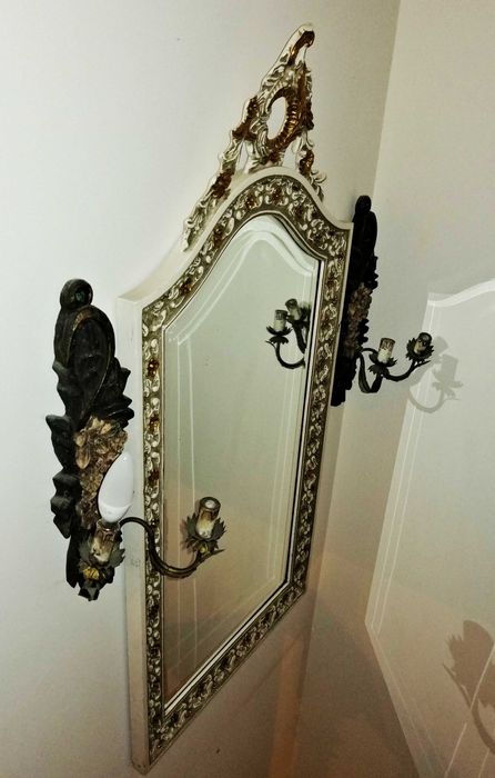 Conjunto credência e espelho (antiguidade)