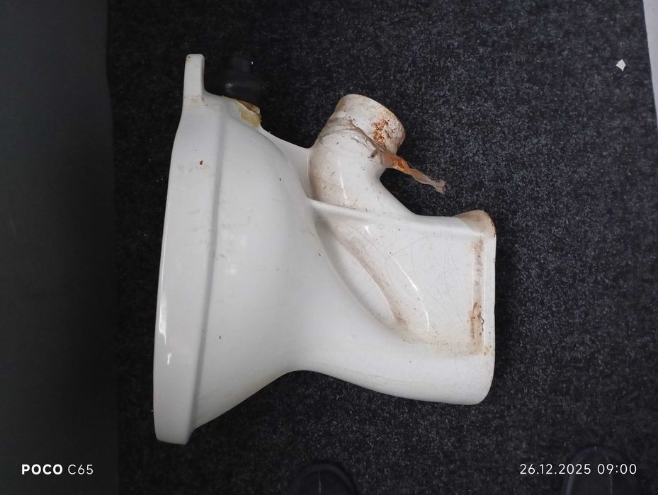 Унітаз б.у. під навісний бачок.